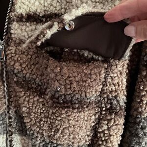 Like new fleece jacket.